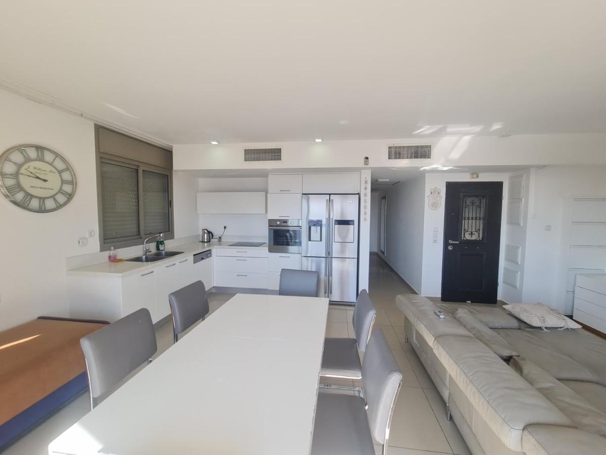 Top-luxury Exclusive аpt With Jacuzzi In Front Of The Sea Appartement Eilat